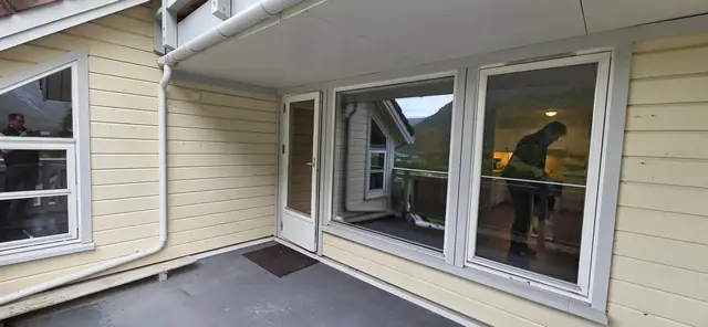 Tre roms leilighet med parkeringsplass i kjeller - Hjetlandsbakkane 2 — bilde 4